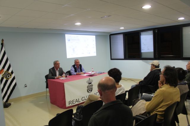 Conferencia-coloquio por don Francisco Rodríguez Domínguez