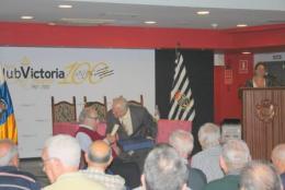 Acto de entrega de insignias y pergamino de reconocimiento y agradecimiento 